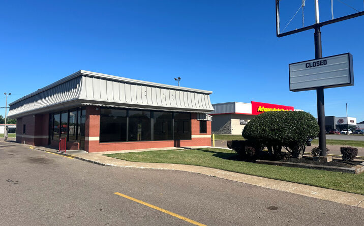 Pictures of Retail property located at 2485 Lake Drive, Dyersburg, TN 38024 for sales - image #1