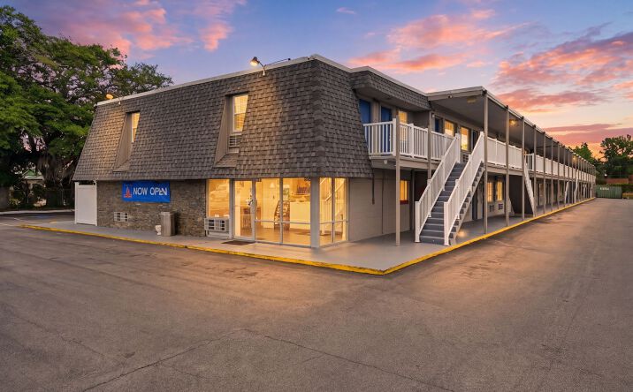 Pictures of Hospitality property located at 4118 Market Street, Wilmington, NC 28403 for sales - image #1
