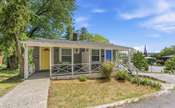 Pictures of Multifamily property located at 526 Fleming Street, Hendersonville, NC 28739 for sales - image #1