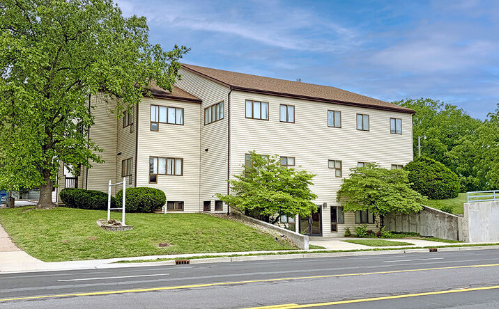 Pictures of Office property located at 531 Vandalia Street, Collinsville, IL 62234 for sales - image #1