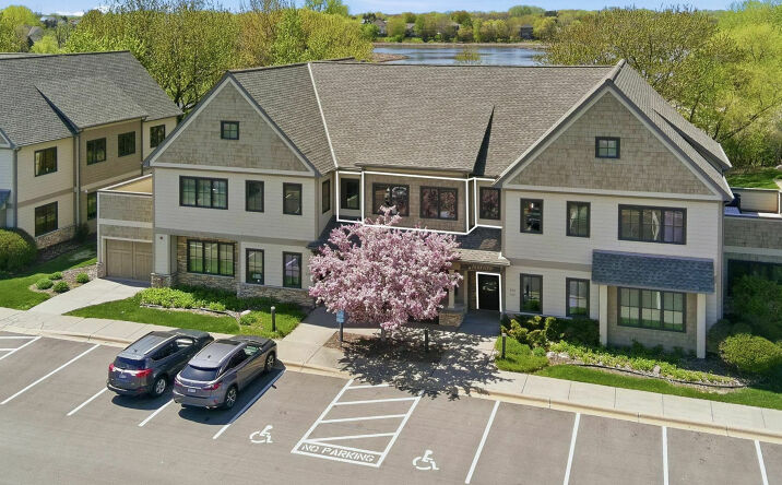 Pictures of Office property located at 966 Inwood Avenue North, Oakdale, MN 55128 for sales - image #1