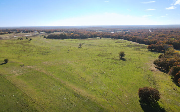 Pictures of Land property located at 0.7± mi S of Hwy 287/ Hwy 81, Alvord, TX 76225 for sales - image #1