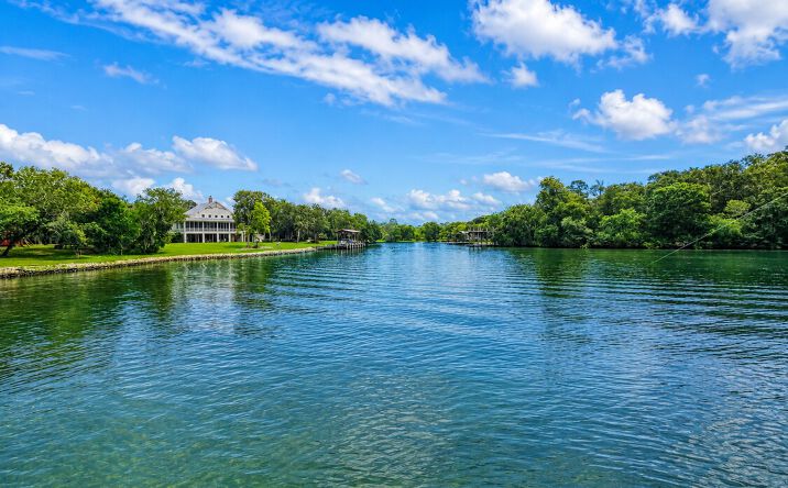 Pictures of Land property located at 1016 Farm to Market Road 517, Dickinson, TX 77539 for sales - image #1