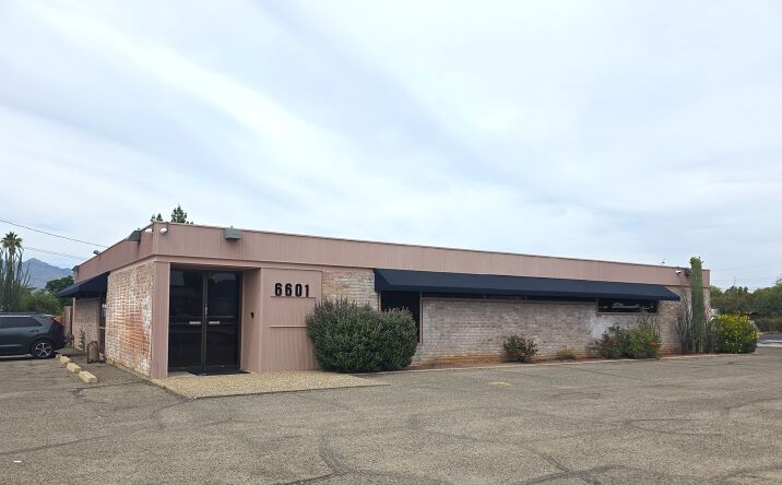 Pictures of Office property located at 6601 E 22ND ST, TUCSON, AZ 85710-5118 for sales - image #1
