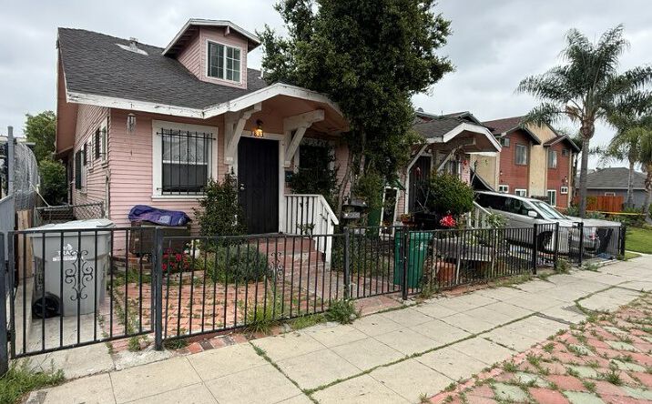 Pictures of Multifamily property located at 3831-33 N 41st Street, San Diego, CA 92105 for sales - image #1