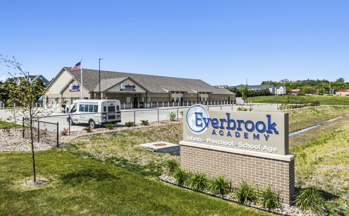 Pictures of Retail property located at 15200 Meredith Drive, Urbandale, IA 50323 for sales - image #1