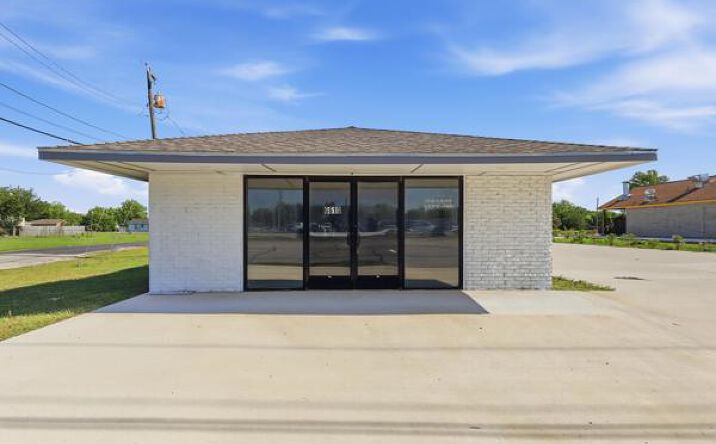 Pictures of Retail, Office, Mixed Use property located at 6610 Farm to Market Road 1765, Texas City, TX 77591 for sales - image #1