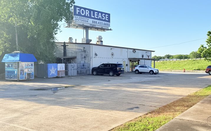 Pictures of Retail property located at 2216 Gulf Freeway, La Marque, TX 77568 for sales - image #1