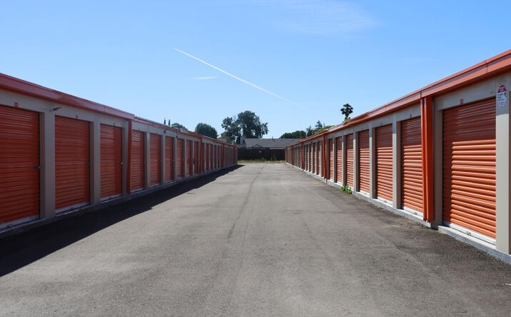 Pictures of Self Storage property located at 5024 ROHDE RD, CERES, CA 95307-9708 for sales - image #1