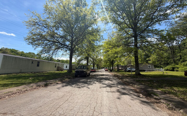 Pictures of Multifamily, Mobile Home Park property located at 1 - 27 Oak Dr, Buena Vista, PA 15018 for sales - image #1