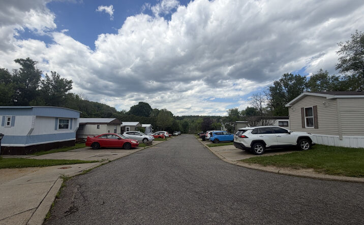 Pictures of Multifamily, Mobile Home Park property located at 1-21 Dinardo Manor, Imperial, PA 15126 for sales - image #1