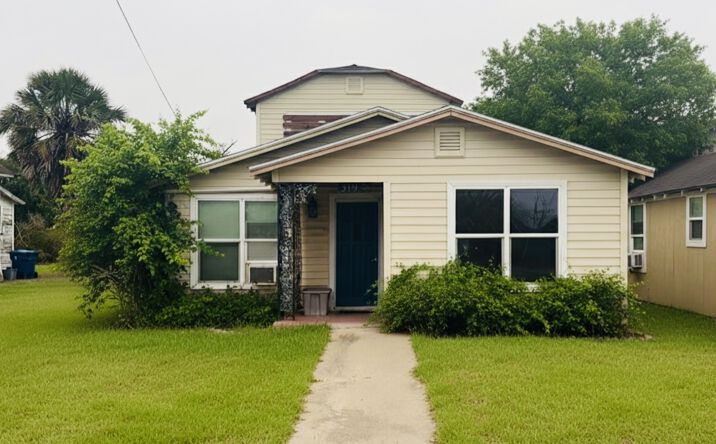 Pictures of Multifamily property located at 319 West Main Street, Bishop, TX 78343 for sales - image #1