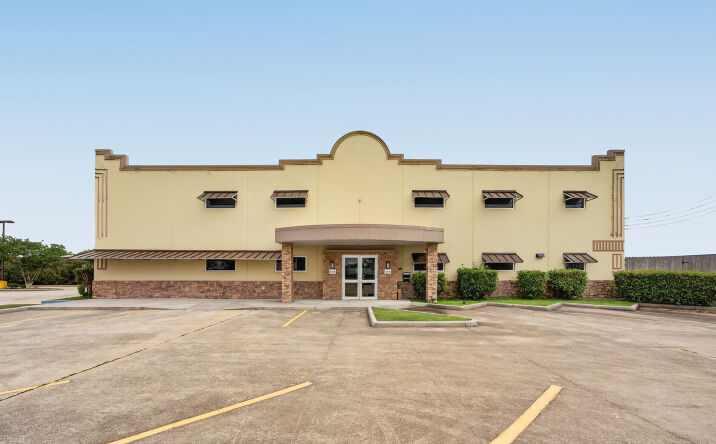 Pictures of Retail property located at 1271 Farm to Market Road 518 East, League City, TX 77573 for sales - image #1
