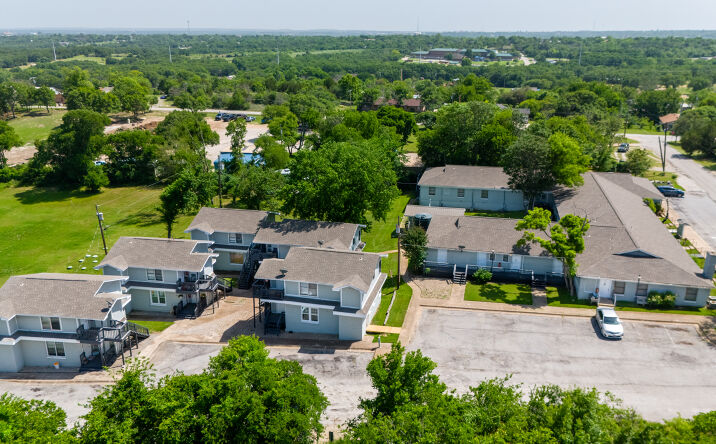 Pictures of Multifamily property located at 2216 MARILYN ST, WEATHERFORD, TX 76085 for sales - image #1