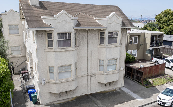 Pictures of Multifamily property located at 701 43rd Street, Oakland, CA 94609 for sales - image #1