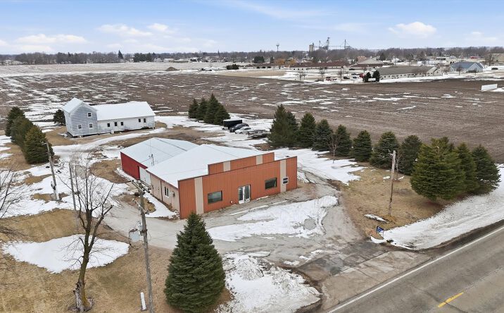 Pictures of Office, Retail, Mixed Use property located at 1275 Illinois 49, Cissna Park, IL 60924 for sales - image #1