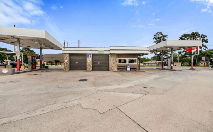 Pictures of Retail property located at 5202 S Main St, Crosby, TX 77532 for sales - image #1
