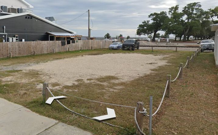 Pictures of Retail property located at 104 Court Street, Bay St Louis, MS 39520 for sales - image #1
