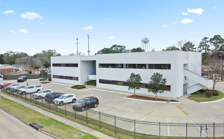 Pictures of Office property located at 401 N College Rd, Lafayette, LA 70506 for sales - image #1