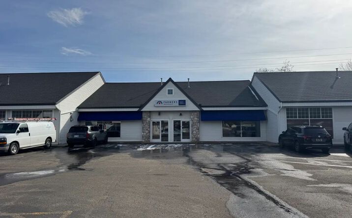 Pictures of Office property located at 40 E Lakewood Blvd, Holland, MI 49424 for sales - image #1