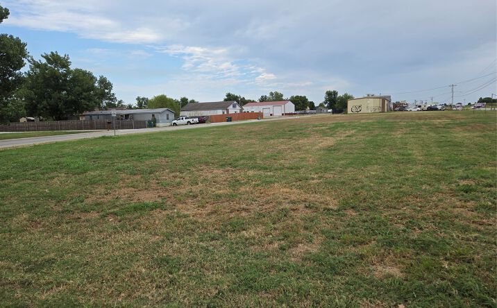 Pictures of Land property located at 12 W 20 Highway, Skiatook, OK 74070 for sales - image #1