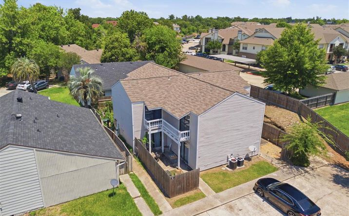 Pictures of Multifamily property located at 1708 Fox Run Dr Drive, Lake Charles, LA 70605 for sales - image #1
