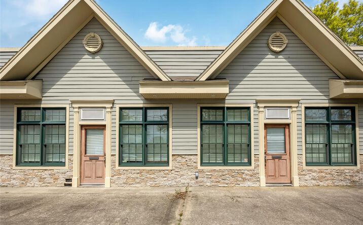 Pictures of Office property located at 11 S Park Avenue, Islip, NY 11706 for sales - image #1