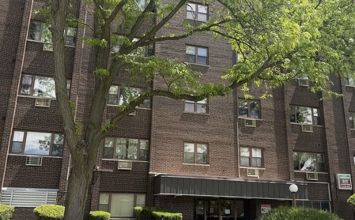 Pictures of Office property located at 4600 N Cumberland Avenue 1, Chicago, IL 60656 for sales - image #1