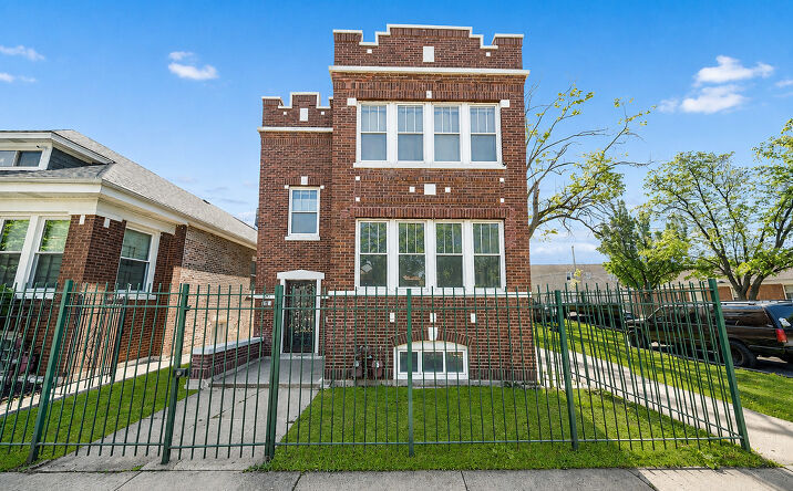 Pictures of Multifamily property located at 5759 S Campbell Avenue, Chicago, IL 60629 for sales - image #1