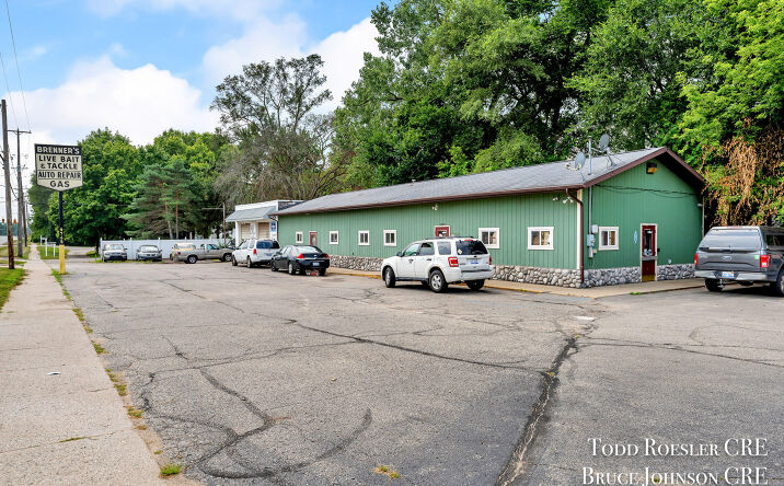 Pictures of Retail property located at 4765 West River Drive NE, Comstock Park, MI 49321 for sales - image #1