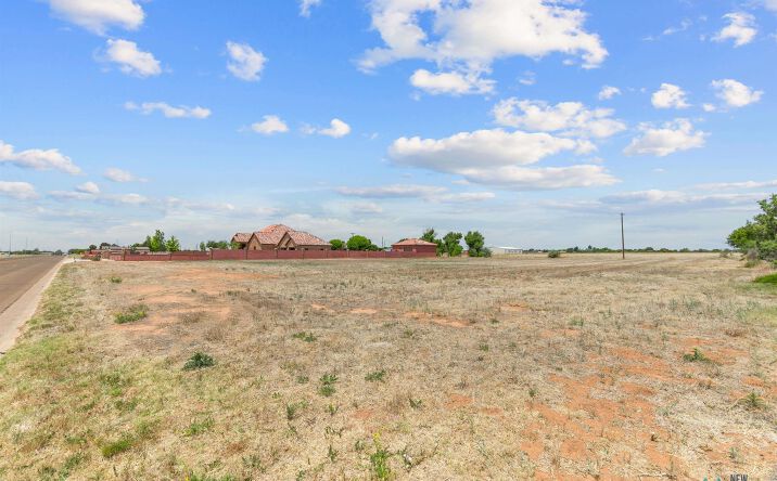 Pictures of Land property located at 2932 E 7th Street, Clovis, NM 88101 for sales - image #1