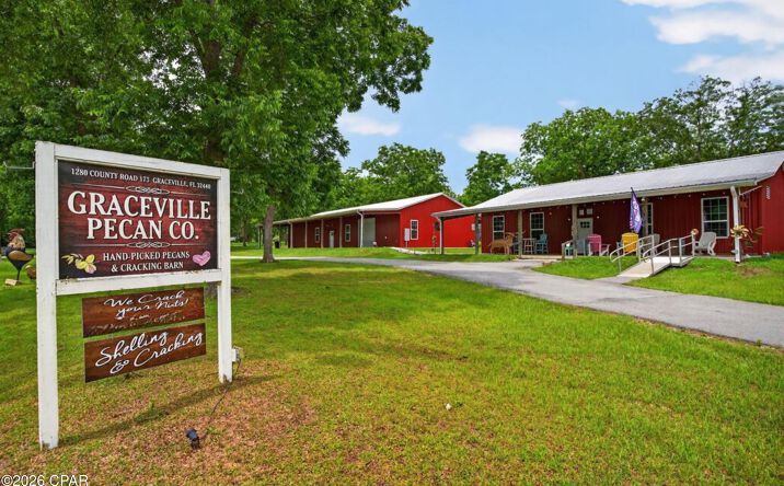 Pictures of Special Purpose property located at 1280 Highway 173, Graceville, FL 32440 for sales - image #1