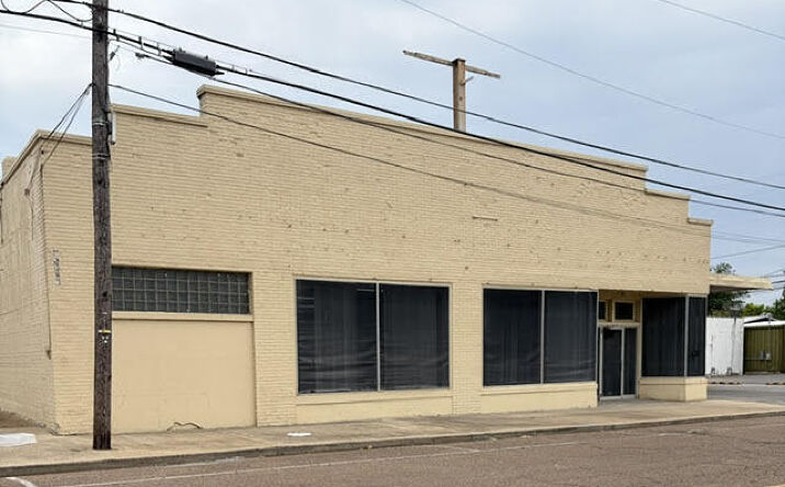 Pictures of Mixed Use property located at 315 W Court Street, Dyersburg, TN 38024 for sales - image #1