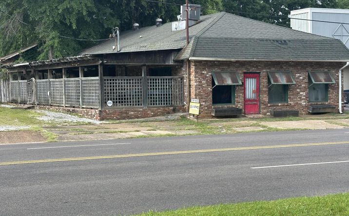 Pictures of Retail property located at 1310 14th Street, Meridian, MS 39301 for sales - image #1