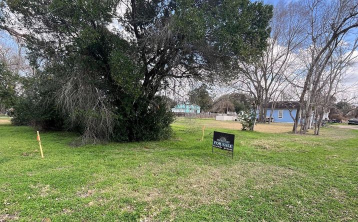 Pictures of Land property located at 1st Avenue, Columbus, TX 78934 for sales - image #1