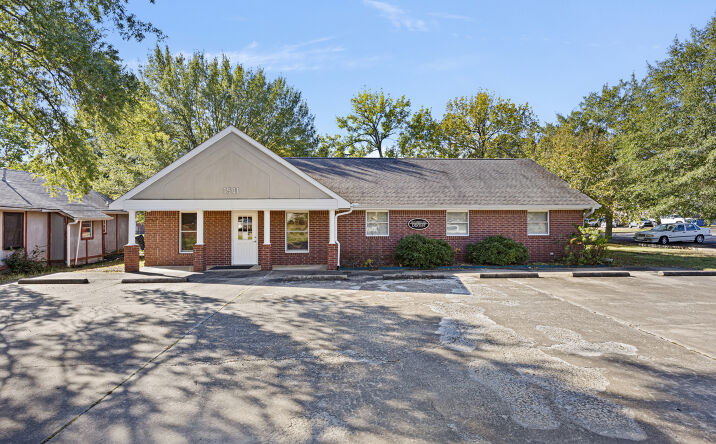 Pictures of Office property located at 1501 West C Street, Russellville, AR 72801 for sales - image #1