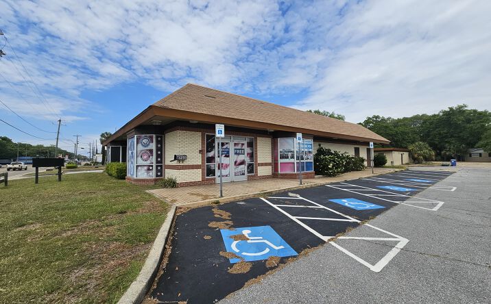 Pictures of Retail property located at 1644 PASS RD, BILOXI, MS 39531 for sales - image #1