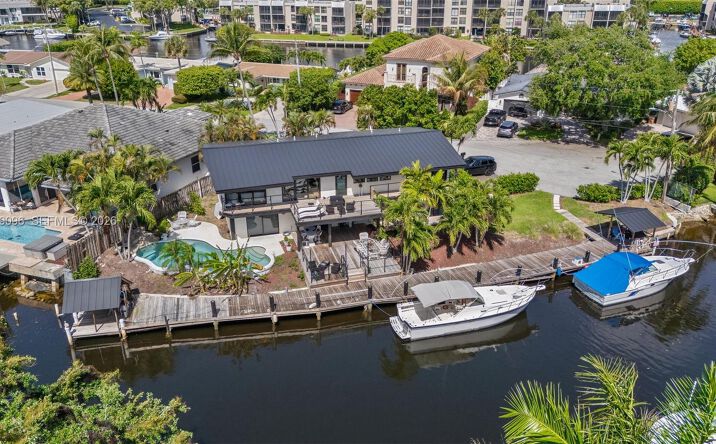 Pictures of Multifamily property located at 516 NE 6th Ave 1-3, Deerfield Beach, FL 33441 for sales - image #1