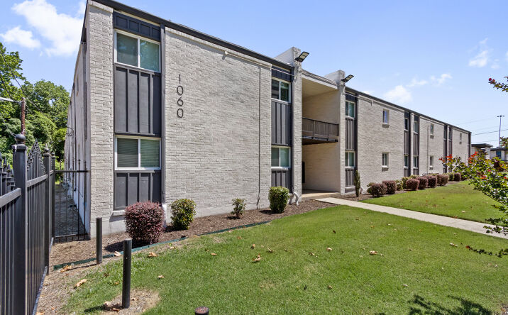 Pictures of Retail, Multifamily property located at 1060 Merriwether Avenue, Memphis, TN 38105 for sales - image #1