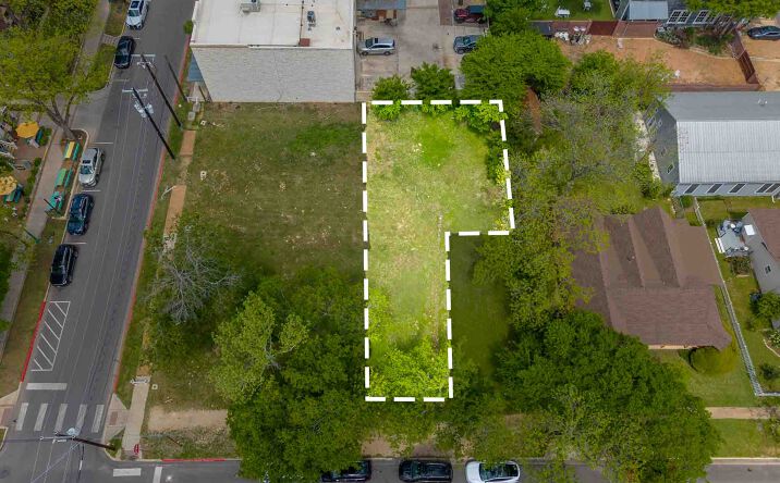 Pictures of Land property located at 203 East 9th Street, Georgetown, TX 78626 for sales - image #1
