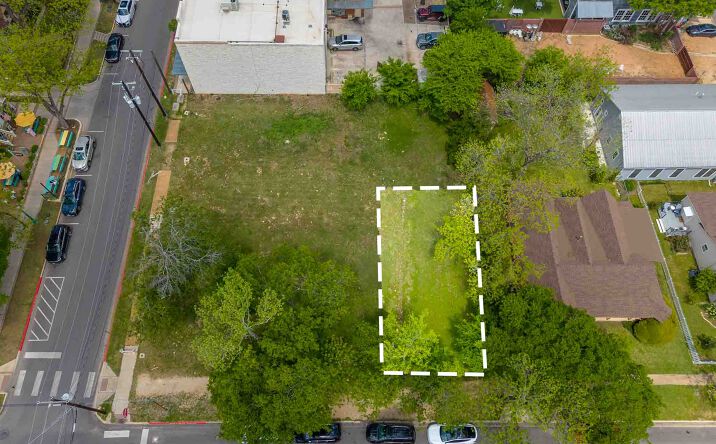 Pictures of Land property located at 205 East 9th Street, Georgetown, TX 78626 for sales - image #1