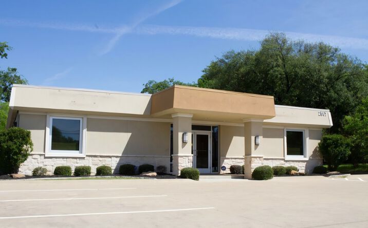 Pictures of Office property located at 2567 Valley View Lane, Farmers Branch, TX 75234-6189 for sales - image #1