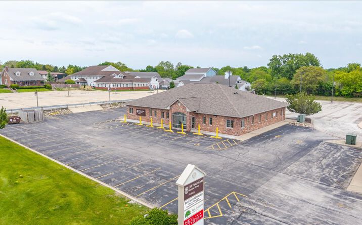 Pictures of Retail, Office property located at 3322 W Willow Knolls Rd, Peoria, IL 61614 for sales - image #1