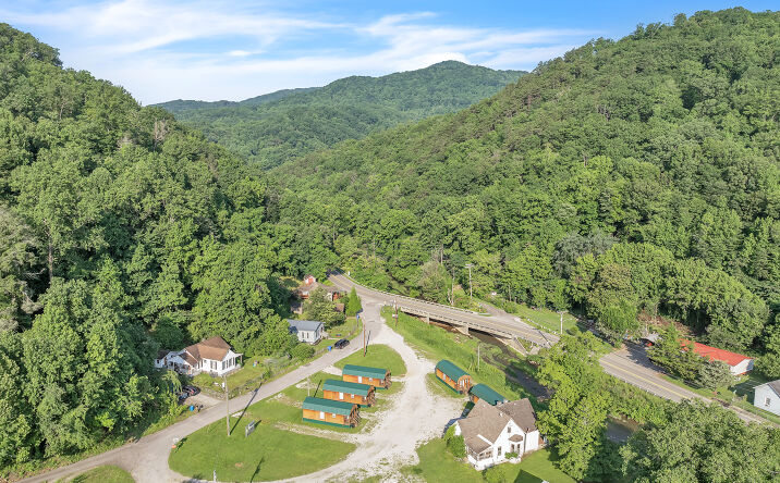 Pictures of Multifamily property located at 349 WILLOW LN, ROCKY TOP, TN 37769-2119 for sales - image #1