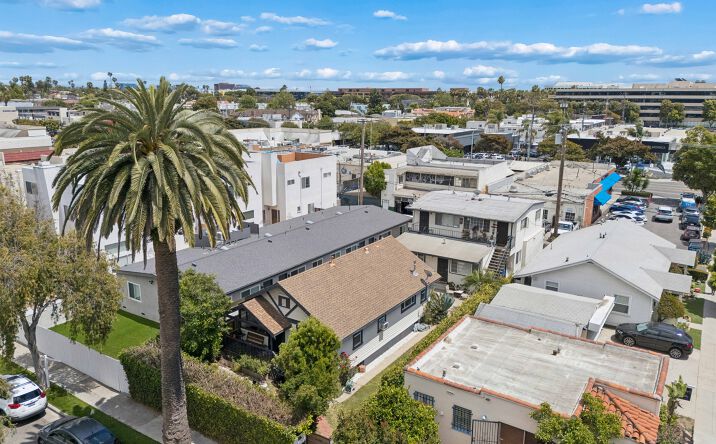 Pictures of Retail, Multifamily property located at 2440 Chelsea Place, Santa Monica, CA 90404 for sales - image #1
