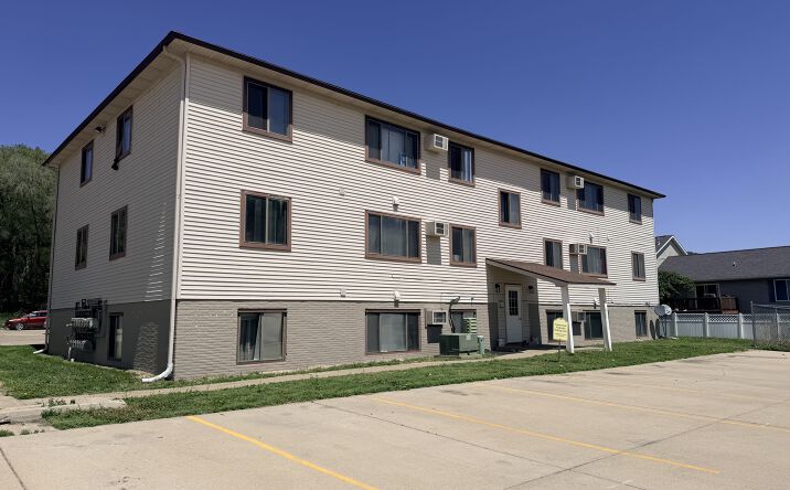 Pictures of Multifamily property located at 1000 South Crawford Road, Vermillion, SD 57069 for sales - image #1
