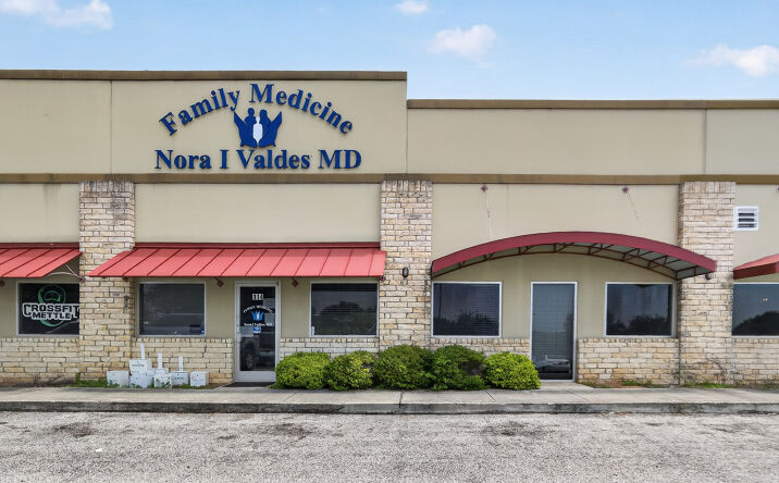 Pictures of Retail property located at 4903 GOLDEN QUAIL, SAN ANTONIO, TX 78240 for sales - image #1