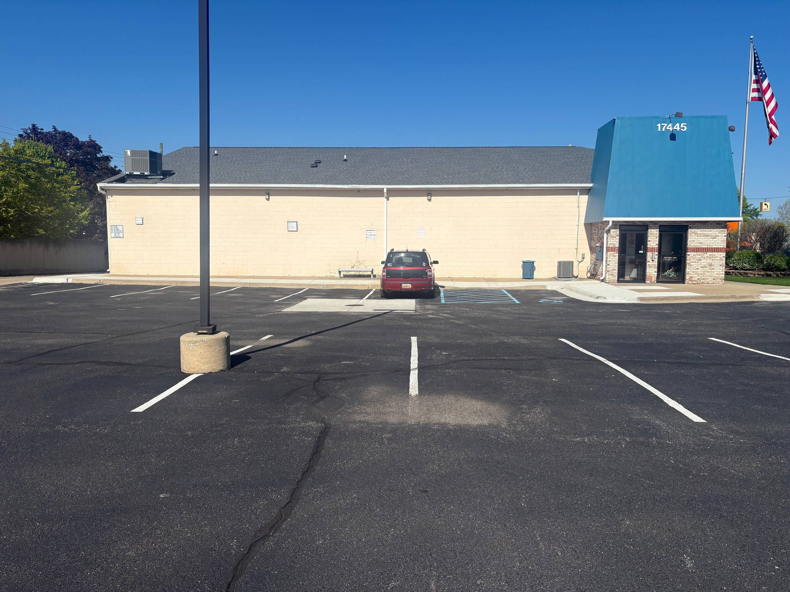 17445 Ecorse Rd, Allen Park, MI 48101
