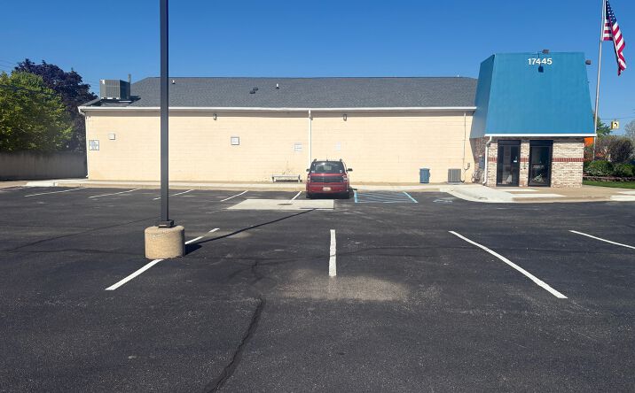 Pictures of Retail property located at 17445 Ecorse Road, Allen Park, MI 48101 for sales - image #1