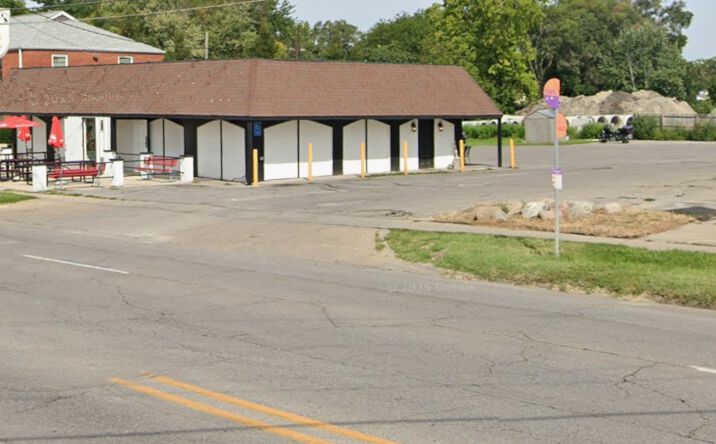 Pictures of Retail, Business for Sale property located at 918 East Euclid Avenue, Des Moines, IA 50316 for sales - image #1